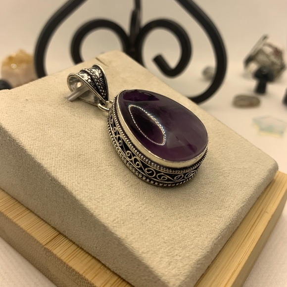 Unique Natural Starburst Amethyst Pendant, Vintage Setting, 925 Sterling Overlay - Picture 3 of 15